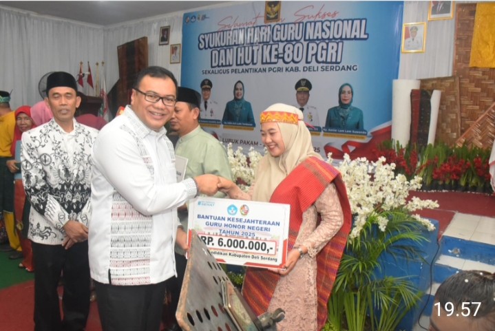 Bupati: Guru Membawa Anak Keluar Dari "Gelap Gulita"