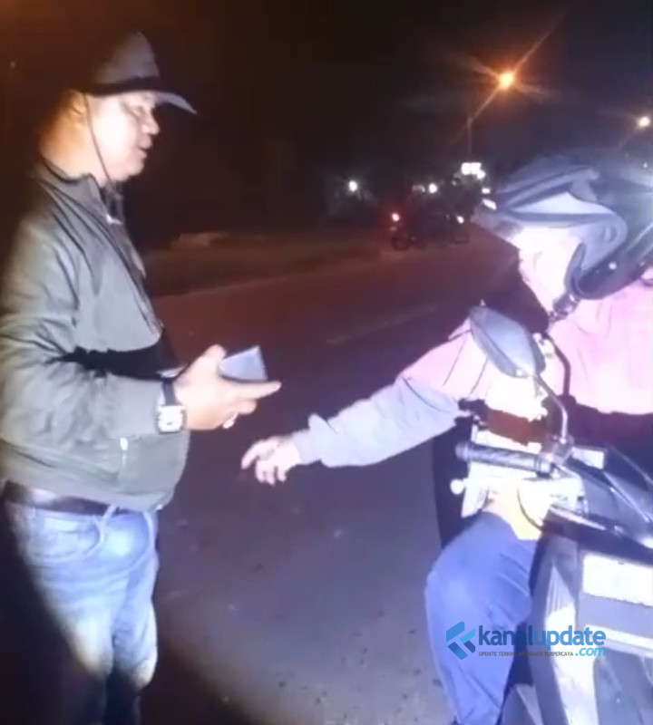 Perangkat Desa Ujung serdang Tangkap Warga Pembuang Sampah Sembarangan.