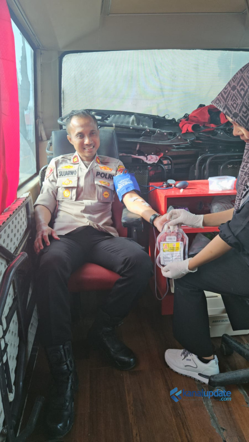 Setetes Darah, Secercah Harapan: Polsek Pantai Labu, LPA, dan PMI Bersatu dalam Aksi Donor Darah Sambut Hari Anak Sedunia