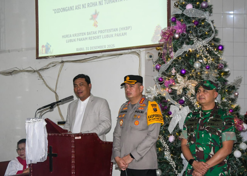 Wabup Deliserdang Hadiri Ibadah Malam Tahun Baru, Tegaskan Komitmen Pemkab Yang Religius Dan Bersatu Dalam Kebhinekaan &lrm;