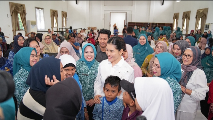 TP PKK Sumut Beri Bantuan Alat Bantu Pendengaran ke Penyandang Disabilitas