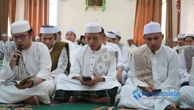 Jejak Ilmu Menyapa Yaman : Haul Ke-70 Syekh Musthofa Husein ke-114 Musthofawiyah