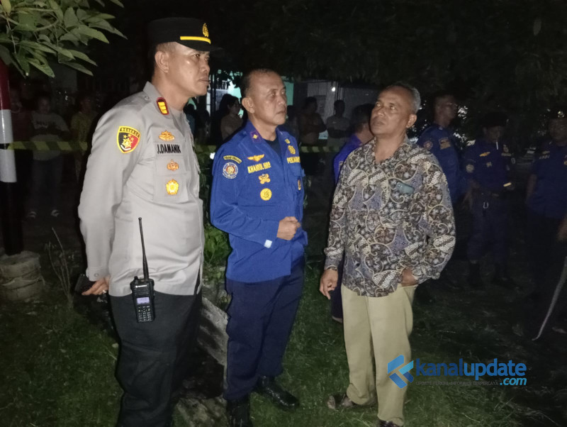 Satu Unit Rumah Sekaligus Bengkel Terbakar di Tanjung Morawa. Kadis DAMKAR pimpin langsung pemadaman   &lrm;