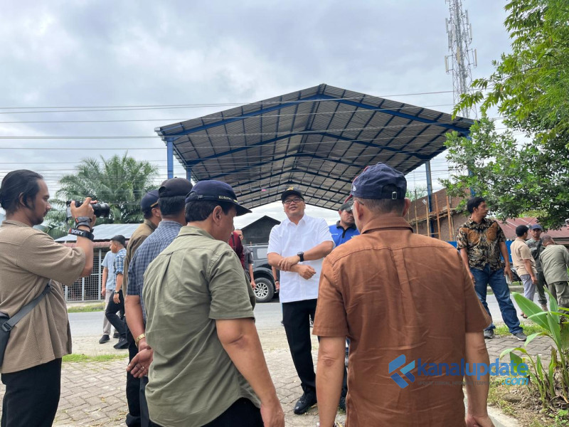 &lrm;Bupati Deli Serdang Turun Langsung Tinjau Normalisasi Parit di Batang Kuis, Tegaskan Larangan Bangunan di Atas Drainase.