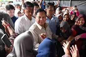 Presiden Prabowo Tinjau Lokasi Pengungsian Langkat, Komit Pantau Pemulihan Bencana di Sumut