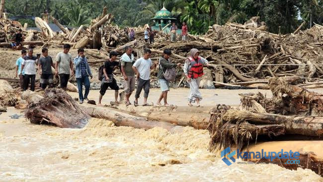 Korban Banjir Bandang dan Longsor di Sumatera Terima Bantuan Rp8 Juta per KK