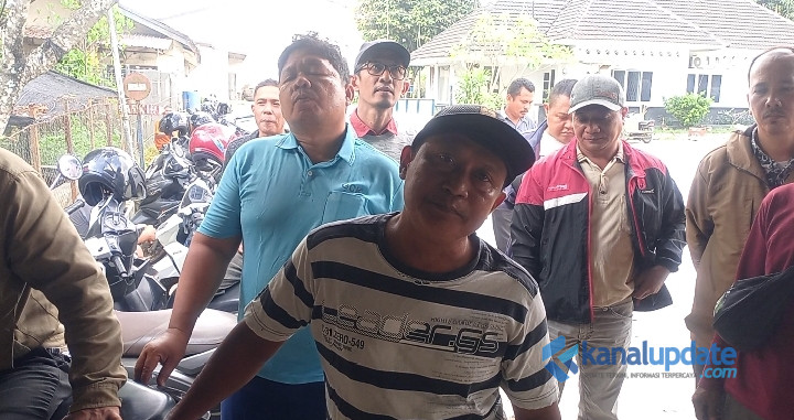 Puluhan Karyawan PT Panji Wira Mogok Kerja, Tuntut Gaji 16 Minggu segera Dibayarkan  &lrm;