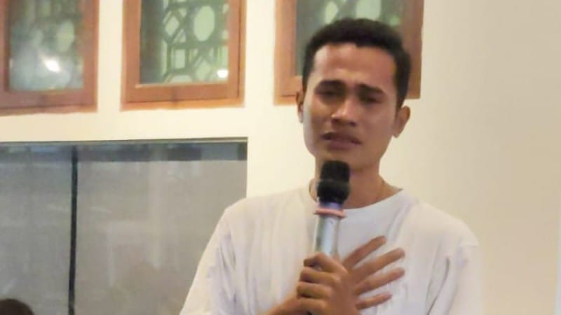 Benaya Harobu Menangis Saat Bedah Buku Reset Indonesia di Medan