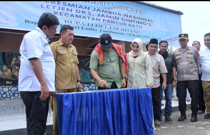 Bupati Resmikan Alun-Alun Pancurbatu