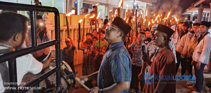 Pawai Obor Semarakkan Malam Takbiran di Deli Tua, Tradisi Religius Terus Dilestarikan  &lrm;