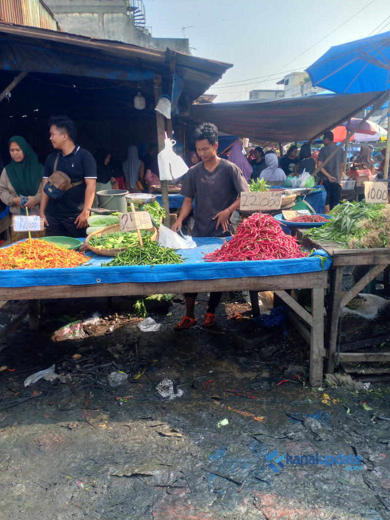 Jelang Lebaran, Harga Cabai Merah di Tanjung Morawa Turun Drastis
