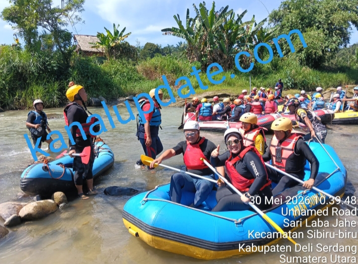 Asri Ludin Tambunan Dan Rombongan Gelar "Fun Rafting" di Sungai Seruai Biru-Biru