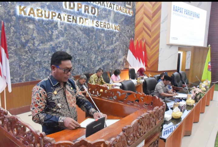 Wabup Sampaikan Penjelasan Delapan Ranperda di Paripurna DPRD
