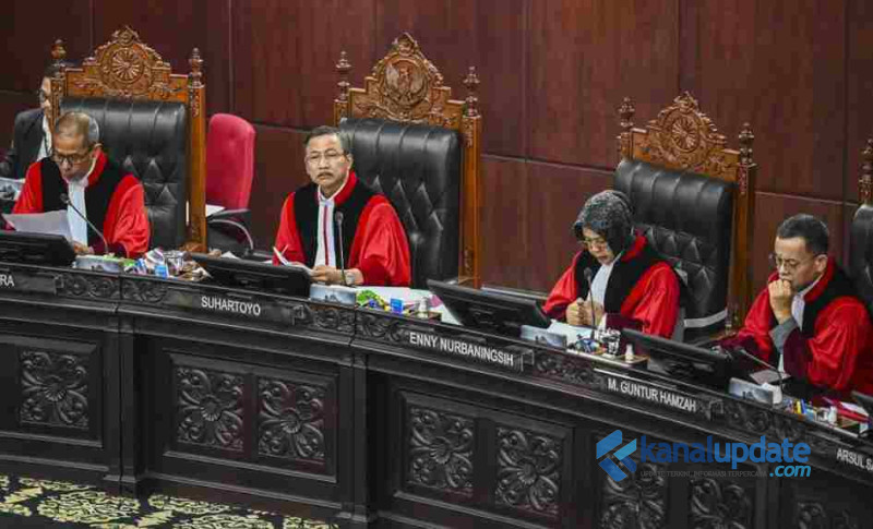 Ketok Palu! MK Pastikan Kepala Daerah Tetap Dipilih Rakyat.  &lrm;  &lrm;