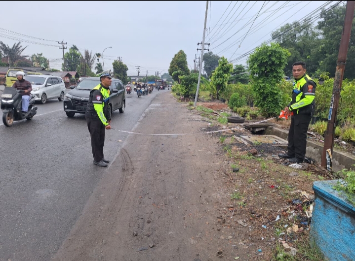 Pasutri Naik Sepedamotor Tewas Ditabrak Mobil di Jalinsum Tanjungmorawa