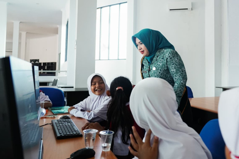 Les Bahasa Inggris Dan Komputer Gratis Resmi Dibuka