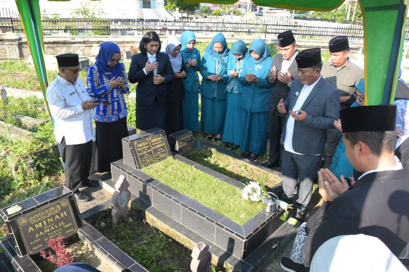 Jelang HUT ke-80 Deliserdang, Pemkab Ziarahi Makam Mantan Bupati