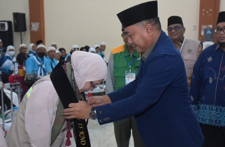 Lom Lom Suwondo Sambut Kepulangan Jemaah Haji Kloter 15