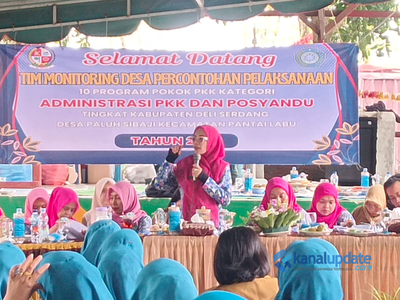 Ny. Asniar Lom Lom Suwondo Dorong Paluh Sibaji Jadi Desa Percontohan Administrasi PKK dan Posyandu