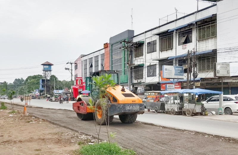 Warga Apresiasi Pelebaran Badan Jalan Limaumanis &ndash; Tanjungmorawa