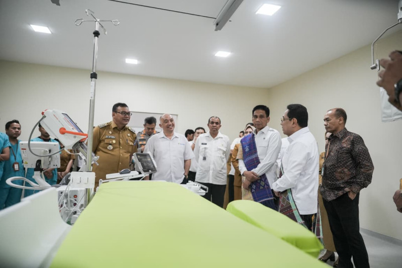 Wamenkes Dan Wamendagri Tinjau Cathlab-Klinik Paru RSUD H Amri Tambunan, Bupati Komitmen Perkuat Layanan Kesehatan