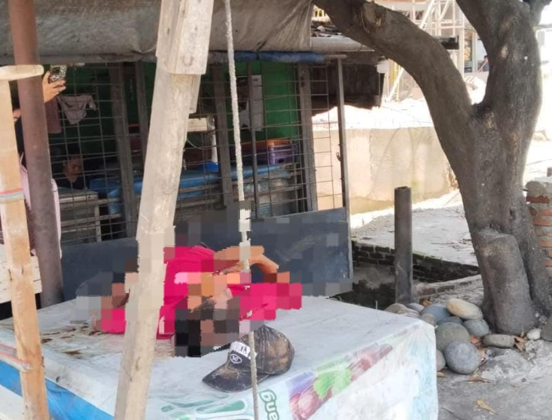 Pria Ditemukan Tak Bernyawa Diatas Meja Depan Rumah