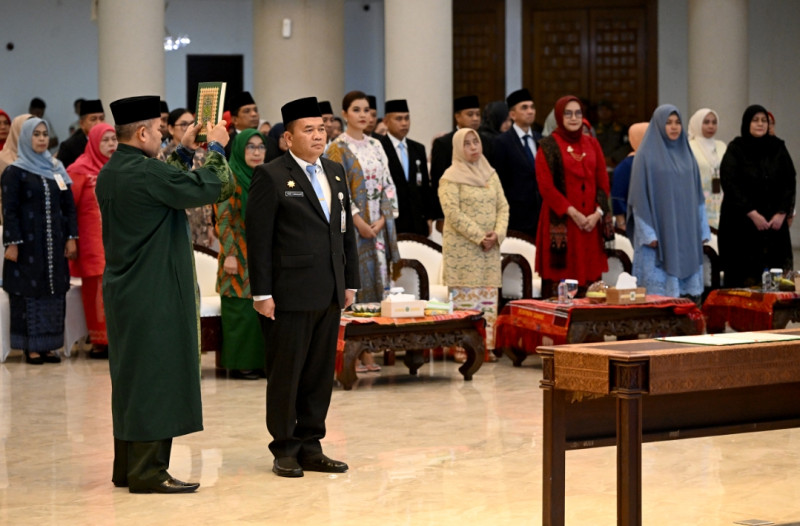 Bobby Nasution Lantik Timur Tumanggor sebagai Pj Sekdaprov Sumut, Titip Tiga Pesan
