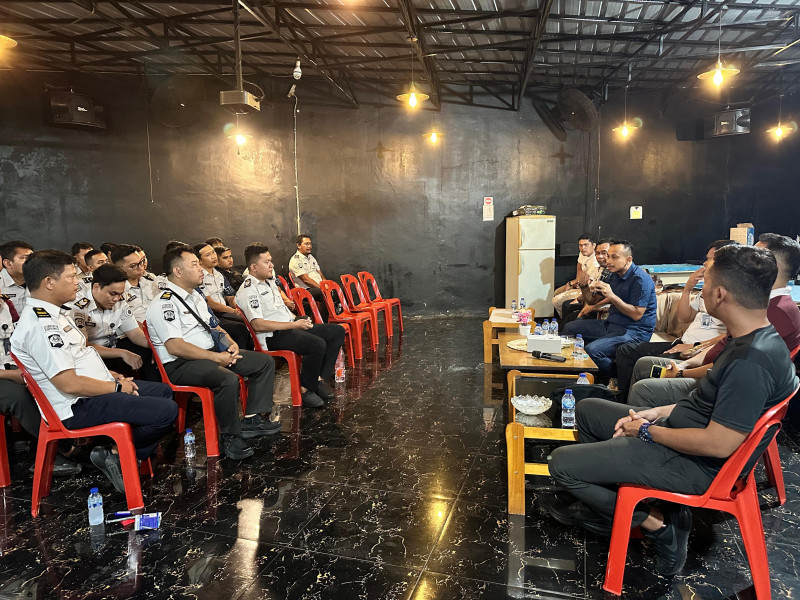 Teguhkan Komitmen Berantas Halinar, Kalapas Pematangsiantar Larang Petugas Bawa Handphone ke Blok Hunian