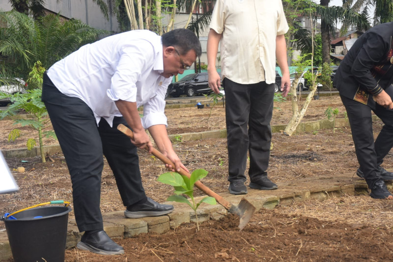 Wabup Deliserdang Hadiri Penanaman Jati Merah, Dukung Gerakan Pemulihan Lingkungan