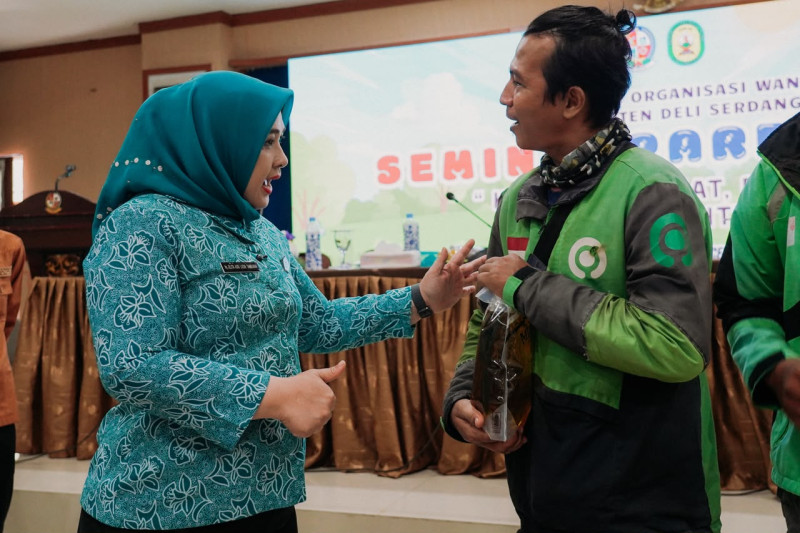 Sinergi Wujudkan Keluarga Sehat Sejahtera, GOW Deliserdang Gelar Seminar Parenting Bersama Pengemudi Ojol