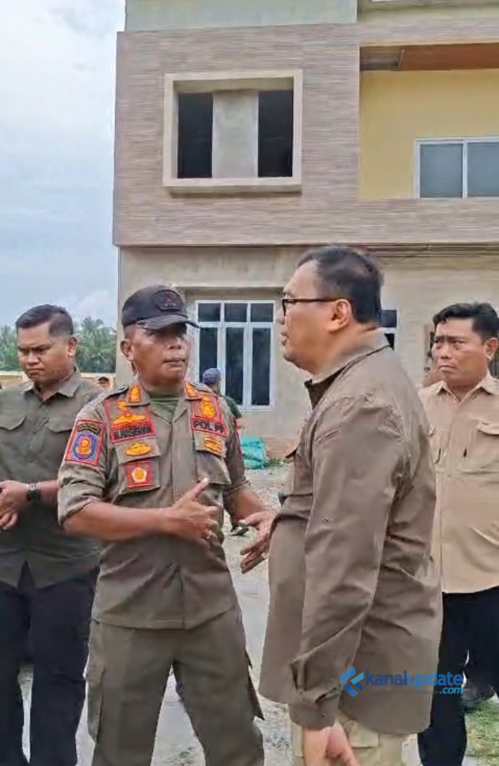 Bangunan Se Gede Gaban di pantai labu Diduga Tanpa PBG Disidak Bupati Asri Ludin.  Siapa yang Bermain?