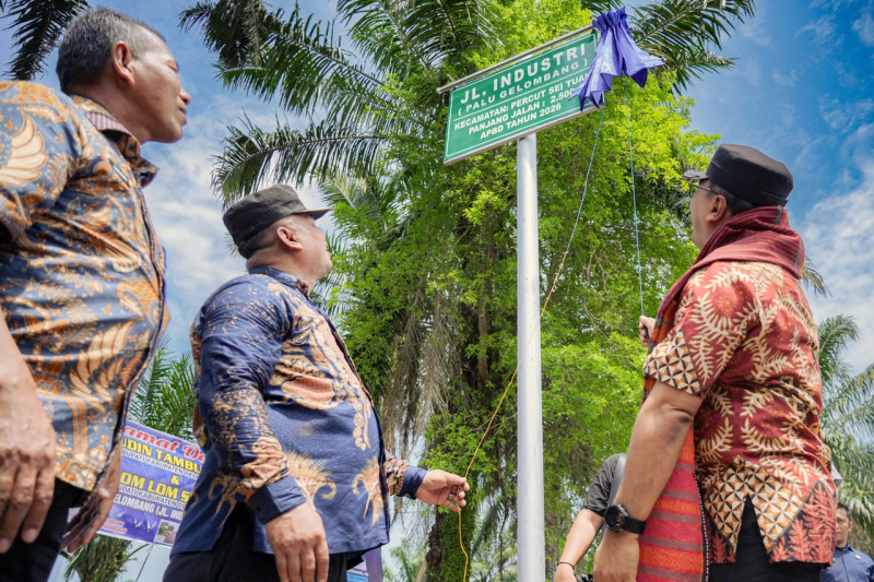 Asri Ludin Tambunan Resmikan Jalan 18,4 Km Lebih di Percut Seituan
