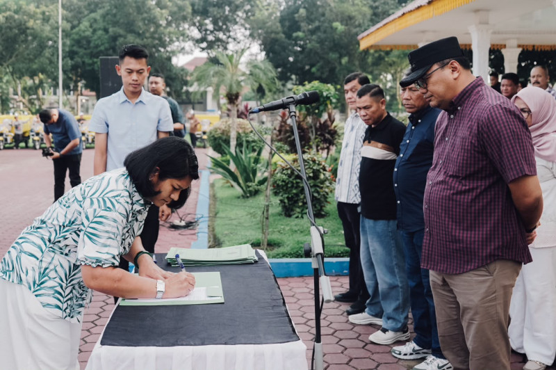 43 Armada Operasional Disalurkan, Bupati Deliserdang Tekankan Pengelolaan Sampah Berkelanjutan